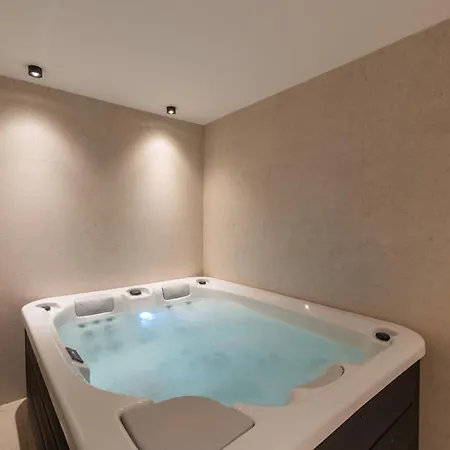 Villa Aurelia Splendida Pool Jacuzzi Sauna Luxury Comfort In Split *