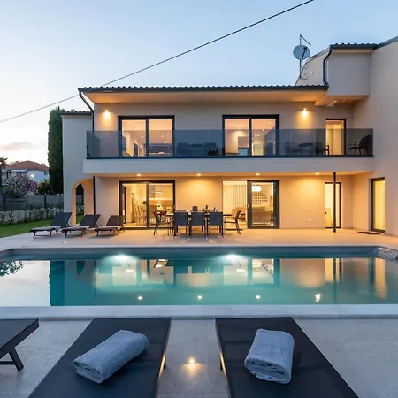 Villa Aurelia Splendida Pool Jacuzzi Sauna Luxury Comfort In Split Apartmán Split