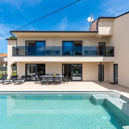 Villa Aurelia Splendida Pool Jacuzzi Sauna Luxury Comfort In Split Split
